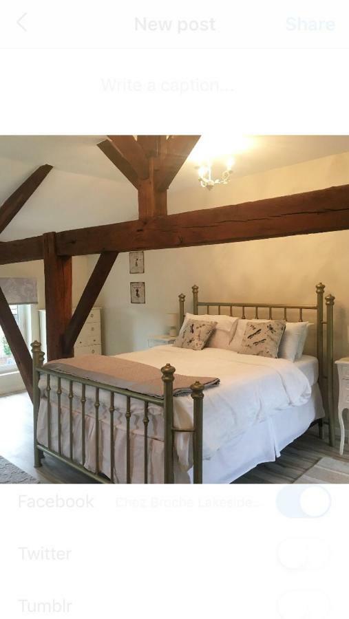 Bed and Breakfast Chez Broche Mazerolles  Екстер'єр фото