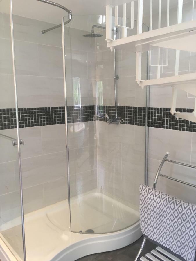 Bed and Breakfast Chez Broche Mazerolles  Екстер'єр фото